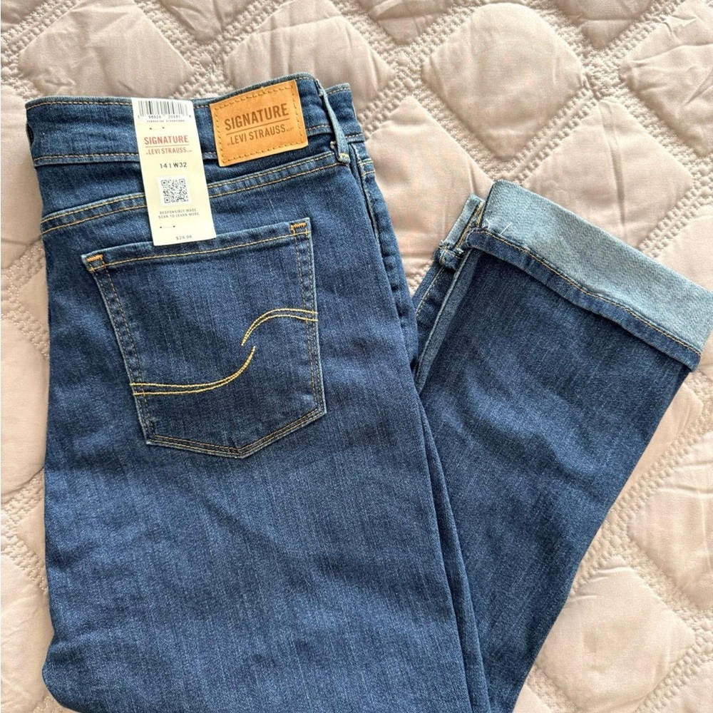 Signature by Levi Strauss Indigo Blue Denim Jeans with Tan Patch